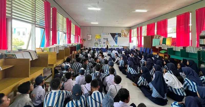 BPR Bahteramas Konawe Sukseskan Gerakan Nasional Cerdas Keuangan di SMPN 1 Abuki yang Diluncurkan OJK 1 BPR Bahteramas Konawe Sukseskan Edukasi Tabungan Simpanan Pelajar di SMPN 1 Abuki