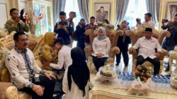 Nur Alam Lepas Istri dan 2 Anaknya untuk Mendaftar Jadi Calon Kepala Daerah