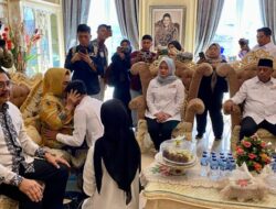 Nur Alam Lepas Istri dan 2 Anaknya untuk Mendaftar Jadi Calon Kepala Daerah