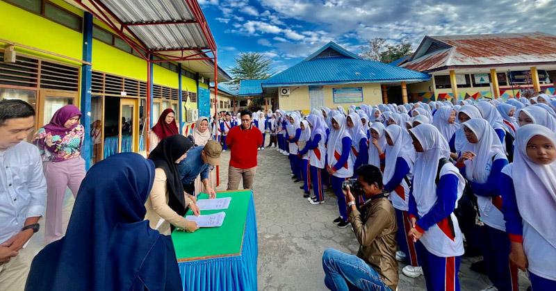 BPR Bahteramas Kolaka Dukung Program Bank Mini dan Pembukaan Rekening Pelajar di SMKN 1 Kolaka