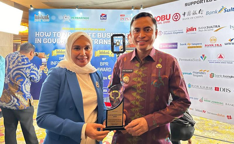 BPR Bahteramas Kolaka Sabet Infobank Award 2024 Kategori Aset 50 hingga 100 Miliar 1 BPR Bahteramas Kolaka Sabet Infobank Award 2024 Kategori Aset 50 hingga 100 Miliar