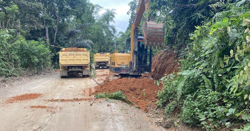 Pemkab Koltim Mulai Aspal Ruas Jalan Solewatu-Wesalo 3 Pemkab Koltim Mulai Aspal Ruas Jalan Solewatu-Wesalo