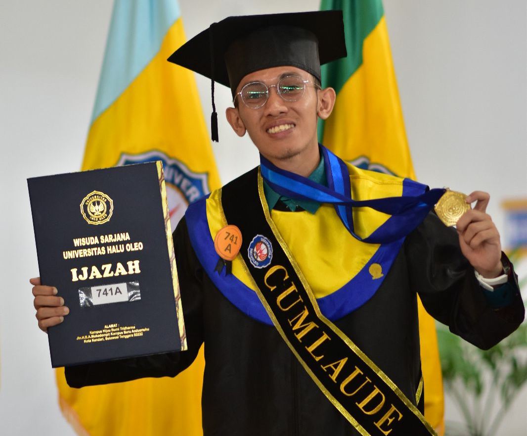 Cerita Dua Wisudawan Terbaik UHO, Kuncinya Pandai Mengatur Waktu 3 Cerita Dua Wisudawan Terbaik UHO, Kuncinya Pandai Mengatur Waktu