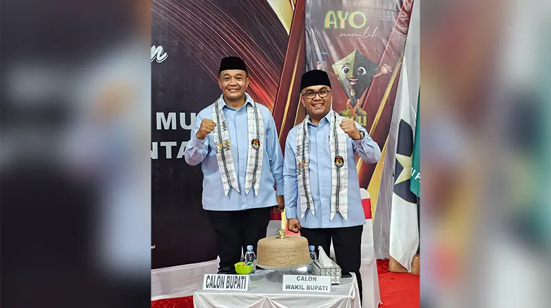 Puluhan Ribu Massa Pendukung Antar Rajiun-Purnama Daftar di KPU Muna 4 Puluhan Ribu Massa Pendukung Antar Rajiun-Purnama Daftar di KPU Muna