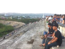 Dulu Berjaya, Kini Stadion Lakidende Jadi Tempat Nongkrong dengan Sunset Menawan