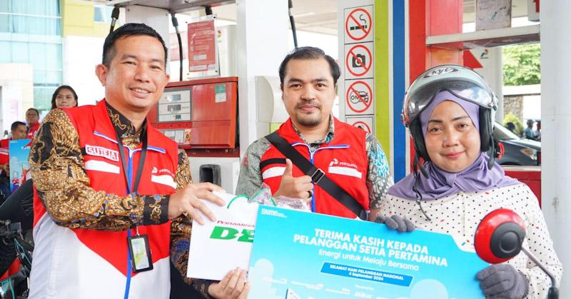 Pertamina Patra Niaga Sulawesi Kembali Beri Apresiasi Ke Pelanggan Setia di Hari Pelanggan Nasional 2024 1 Pertamina Patra Niaga Sulawesi Kembali Beri Apresiasi Ke Pelanggan Setia di Hari Pelanggan Nasional 2024