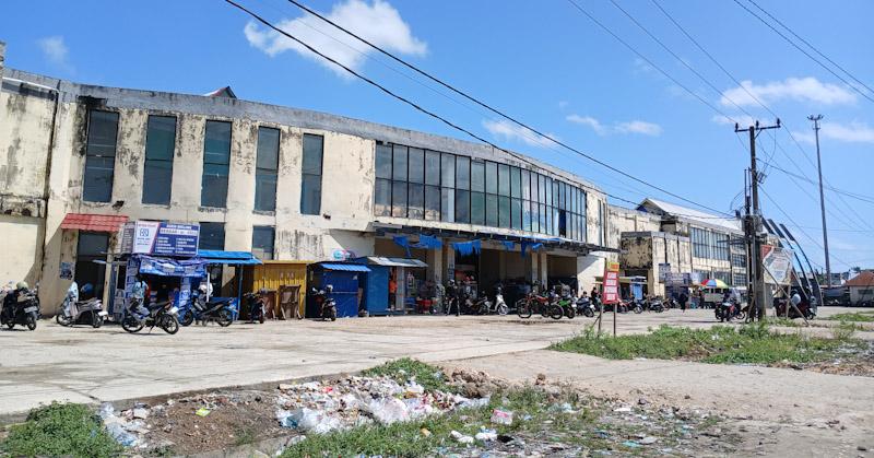 Tergenang Air saat Hujan, Kondisi Pasar Sentral Laino Memprihatinkan