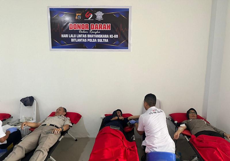 Peringati HUT ke-69 Lalu Lintas Bhayangkara, Ditlantas Polda Sultra Gelar Donor Darah 1 Peringati HUT ke-69 Lalu Lintas Bhayangkara, Ditlantas Polda Sultra Gelar Donor Darah