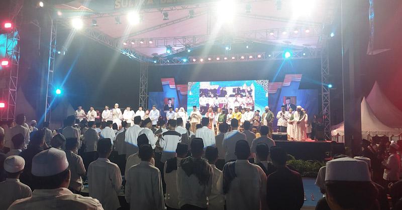 Dihadiri Ribuan Orang, Habib Luthfi Sukses Pimpin Sultra Bersalawat di Kendari