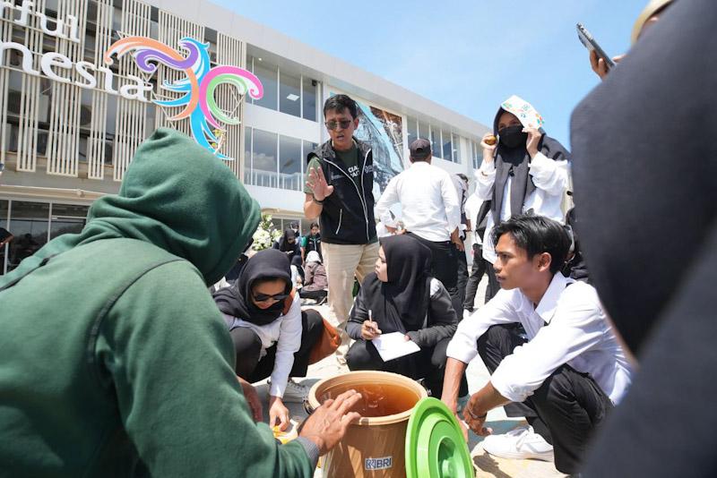 Peringati World Clean Up Day, BRI Hadirkan Pelatihan Pengelolaan Sampah dan Mesin RVM untuk Lingkungan di Mandalika