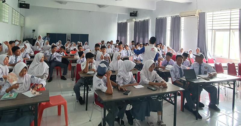 Asmo Sulsel Gencar Beri Edukasi Keselamatan Berkendara di Sekolah 1 Asmo Sulsel Gencar Beri Edukasi Keselamatan Berkendara di Sekolah