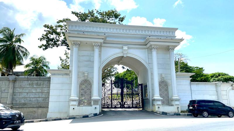 Pembangunan Pagar Rujab Gubernur Sultra: Anggaran Rp1 Miliar untuk Finishing di 2025 1 Pembangunan Pagar Rujab Gubernur Sultra: Anggaran Rp1 Miliar untuk Finishing di 2025