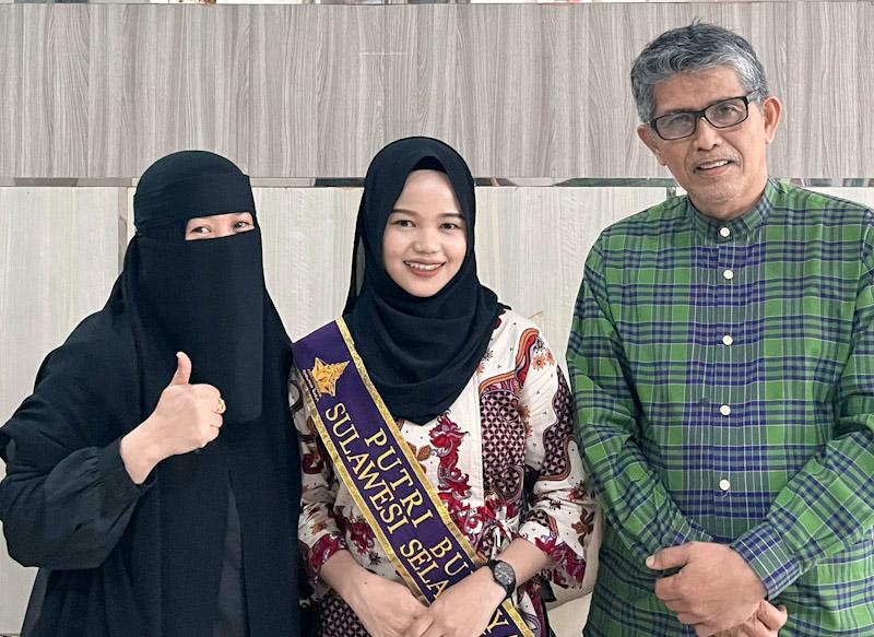 Mahasiswa Ilmu Komunikasi UHO Ini Siap Ikuti Pemilihan Putra Putri Budaya Indonesia 1 Mahasiswa Ilmu Komunikasi UHO Ini Siap Ikuti Pemilihan Putra Putri Budaya Indonesia