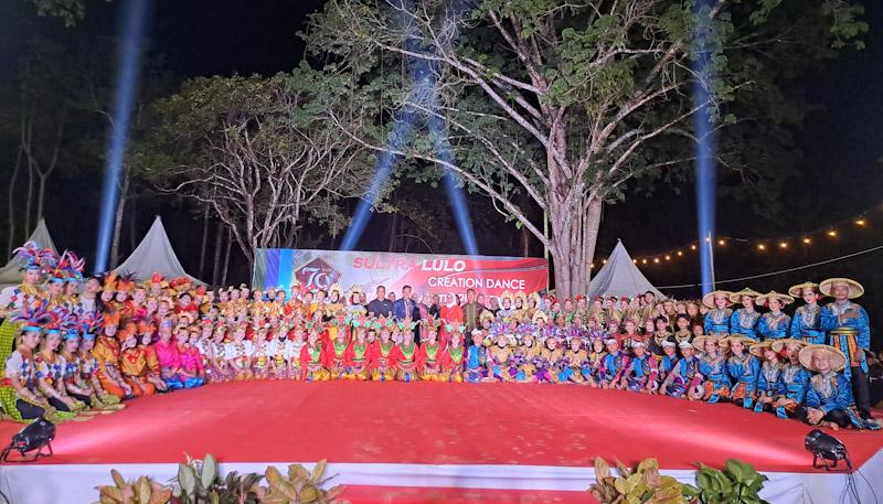 Rayakan HUT ke-79 TNI, Lanud Haluoleo Gelar Lomba Tari Lulo Kreasi 1 Rayakan HUT ke-79 TNI, Lanud Haluoleo Gelar Lomba Tari Lulo Kreasi