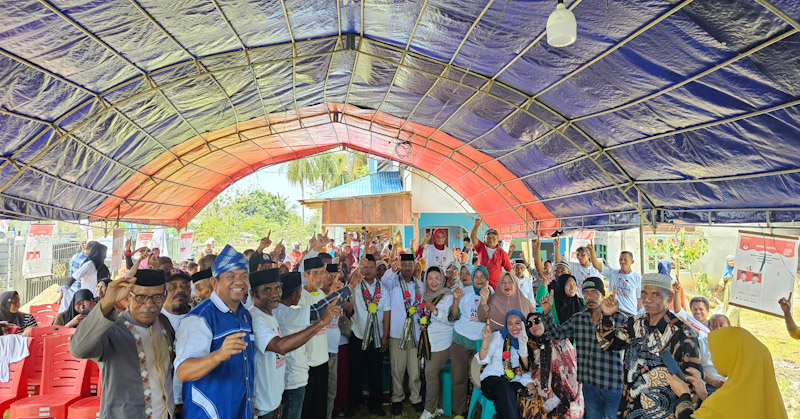 Darwin-Ali Basa Janji Prioritaskan Pembangunan Jalan dan Dermaga di Desa Lakawoghe