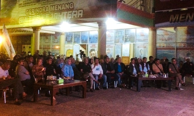 Tim Pemenangan ASR-Hugua di Kendari Adakan Nobar Debat Pilgub Sultra 2024