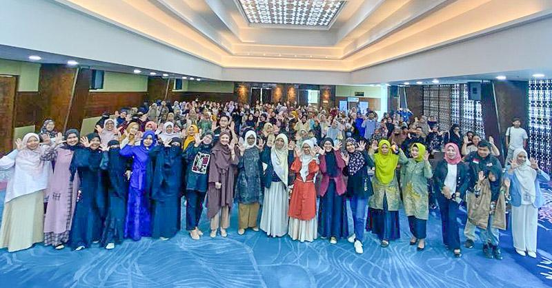 Talkshow Parenting Wardah Kendari: Meningkatkan Literasi Melalui Membaca Nyaring 1 Talkshow Parenting Wardah Kendari: Meningkatkan Literasi Melalui Membaca Nyaring