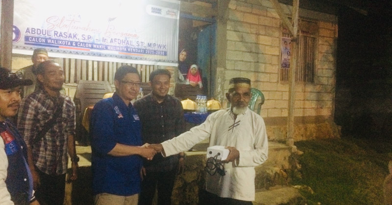 Rasak-Afdhal Beri Bantuan Sumur Bor ke Warga Wawombalata Mandonga 1 Rasak-Afdhal Beri Bantuan Sumur Bor ke Warga Wawombalata Mandonga