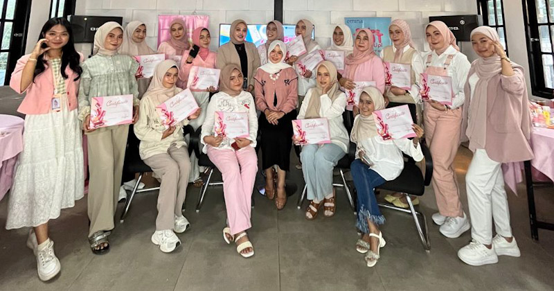 Emina Cosmetics Kendari Sukses Gelar Beauty Class Perdana di Baubau
