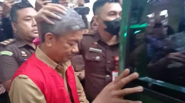 Putusan Kasasi: Sekda Kendari Divonis 1 Tahun Penjara dalam Kasus Korupsi Izin Alfamidi 1 Putusan Kasasi: Sekda Kendari Divonis 1 Tahun Penjara dalam Kasus Korupsi Izin Alfamidi