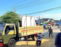 KPU dan Satpol PP Kendari Tertibkan Alat Peraga Pasangan Calon Wali Kota