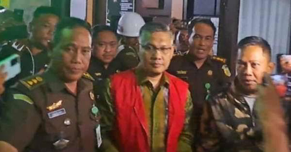 Usai Sekda, MA Juga Vonis Eks Wali Kota Kendari Sulkarnain Kadir dan Syarif Maulana Satu Tahun Penjara 1 Usai Sekda, MA Juga Vonis Eks Wali Kota Kendari Sulkarnain Kadir dan Syarif Maulana Satu Tahun Penjara