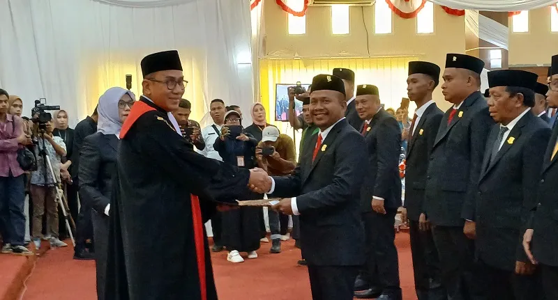 DPRD Muna Didominasi Wajah Baru, Ketua Sementara Masih Berusia 34 Tahun 1 DPRD Muna Didominasi Wajah Baru, Ketua Sementara Masih Berusia 34 Tahun