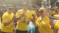 AJP-Asli Serahkan Hadiah Satu Unit Motor di Acara HUT Golkar 13 AJP-Asli Serahkan Hadiah Satu Unit Motor di Acara HUT Golkar