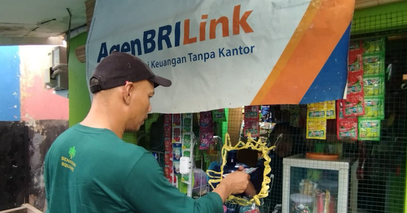 Pahlawan Inklusi Keuangan, AgenBRILink di Tengah Kebun Kelapa Sawit Berhasil Dekatkan Layanan Perbankan dengan Masyarakat 1 Pahlawan Inklusi Keuangan, AgenBRILink di Tengah Kebun Kelapa Sawit Berhasil Dekatkan Layanan Perbankan dengan Masyarakat