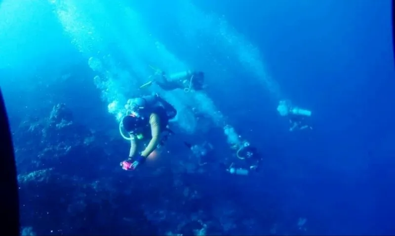 Menguak Misteri Blue Hole Labengki, Salah Satu Blue Hole Terdalam di Dunia