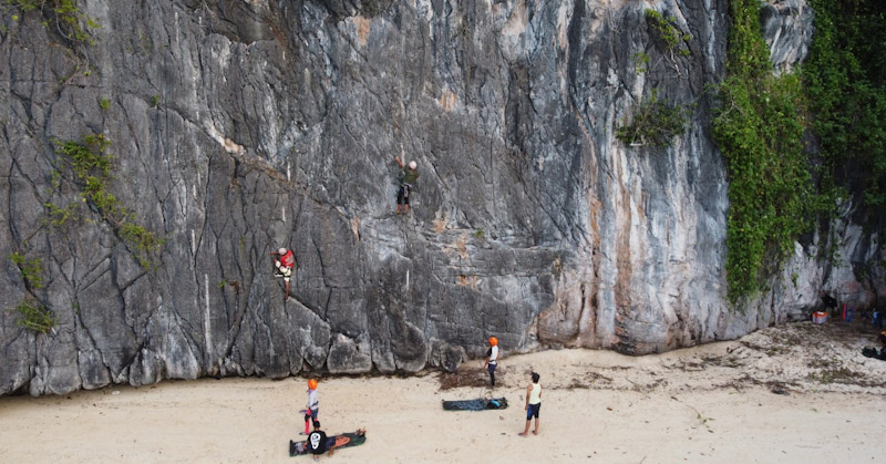 Pesona Labengki dari Sudut Lain: Puncak Karst hingga Tebing Mahitala