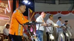 Paslon Rajiun-Purnama dan Bahrun-Asrafil Adu Argumen di Debat Pilkada Muna 12 Paslon Rajiun-Purnama dan Bahrun-Asrafil Adu Argumen di Debat Pilkada Muna