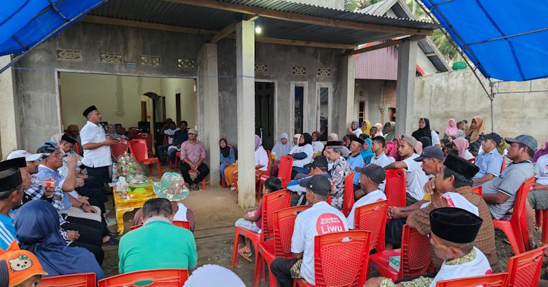 Darwin-Ali Basa Beri Bantuan Pembangunan Masjid saat Kampanye Dialogis di Desa Sidamangura