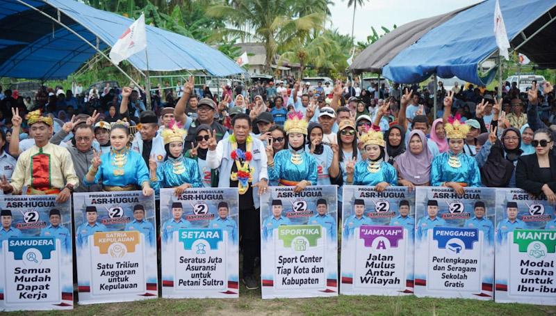 Warga Bonegunu Butur Keluhkan Lapangan Pekerjaan hingga Air Bersih ke Paslon ASR-Hugua 1 Warga Bonegunu Butur Keluhkan Lapangan Pekerjaan hingga Air Bersih ke Paslon ASR-Hugua