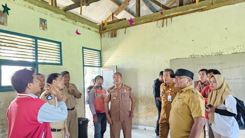 Siapkan Anggaran Rp300 Juta, Pj Bupati Mubar Rehab SDN 4 Tiworo Selatan