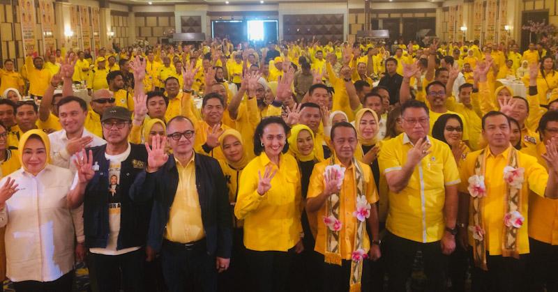 Hadiri Konsolidasi Kader Golkar di Kendari, Bahlil Lahadalia Sebut Tina-Ihsan akan Menangkan Pilgub Sultra 1 Hadiri Konsolidasi Kader Golkar di Kendari, Bahlil Lahadalia Sebut Tina-Ihsan akan Menangkan Pilgub Sultra