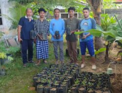 Fakultas Pertanian UHO Ajak Karang Taruna di Kambu Budidaya Pepaya California