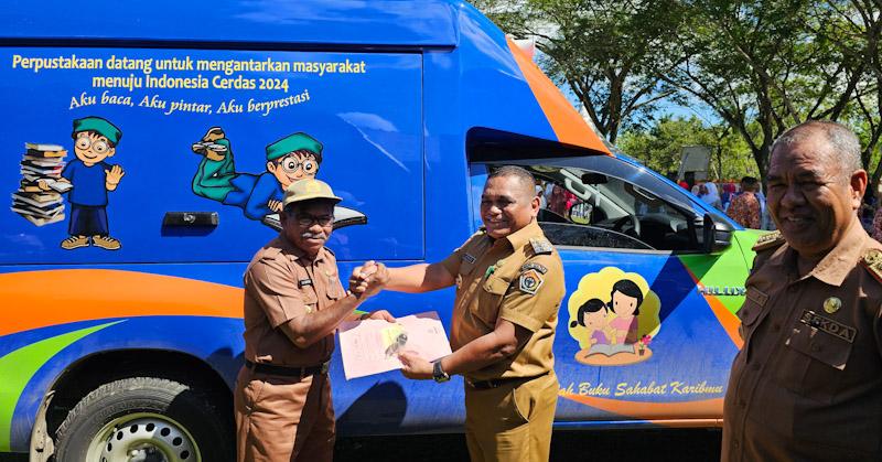 DPK Mubar Terima Bantuan Satu Unit Mobil Perpustakaan Keliling dari Pusat 1 DPK Mubar Terima Bantuan Satu Unit Mobil Perpustakaan Keliling dari Pusat