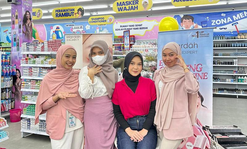 Wardah Turut Meriahkan Grand Opening Toko Beauty 16 Ponggolaka