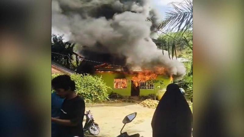 Satu Unit Rumah di Kendari Ludes Terbakar, Kerugian Ditaksir Capai Rp300 Juta