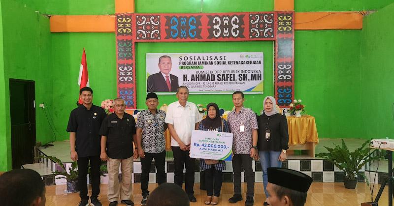 Anggota DPR RI Ahmad Sjafei Sosialisasi Manfaat BP Jamsostek di Kolaka 1 Anggota DPR RI Ahmad Sjafei Sosialisasi Manfaat BP Jamsostek di Kolaka