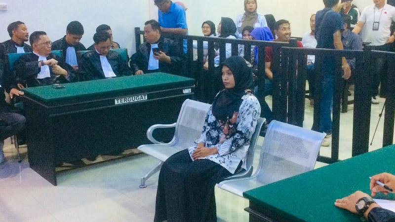 Tak Terbukti Aniaya Siswanya, Guru Supriyani Divonis Bebas 1 Tak Terbukti Aniaya Siswanya, Guru Supriyani Divonis Bebas