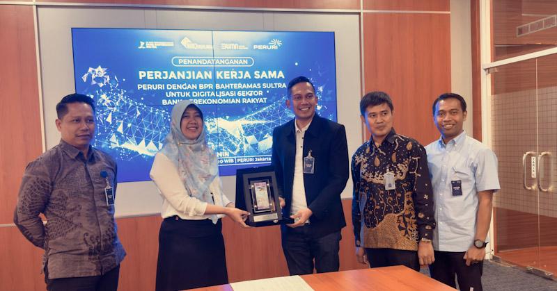 BPR Bahteramas Gandeng Peruri untuk Perkuat Layanan Keuangan Digital di Sultra 1 BPR Bahteramas Gandeng Peruri untuk Perkuat Layanan Keuangan Digital di Sultra