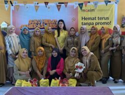 Rayakan Hari Guru Nasional, Maxim Berikan Paket Sembako untuk Guru Honorer di Kota Kendari