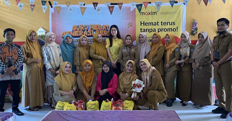 Rayakan Hari Guru Nasional, Maxim Berikan Paket Sembako untuk Guru Honorer di Kota Kendari