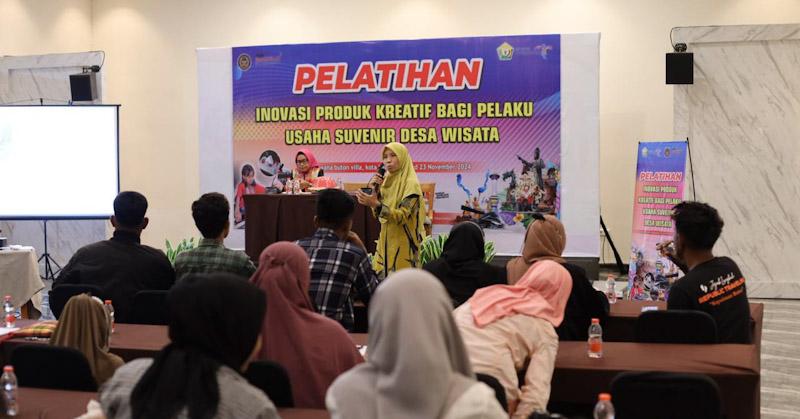 Dispar Sultra Sukses Gelar Pelatihan Inovasi Produk Kreatif bagi Pelaku Usaha Suvenir di Desa Wisata