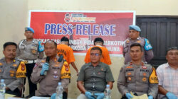 Edarkan Sabu dengan Sistem Tempel, Dua Pelajar di Muna Ditangkap Polisi 9 Edarkan Sabu dengan Sistem Tempel, Dua Pelajar di Muna Ditangkap Polisi