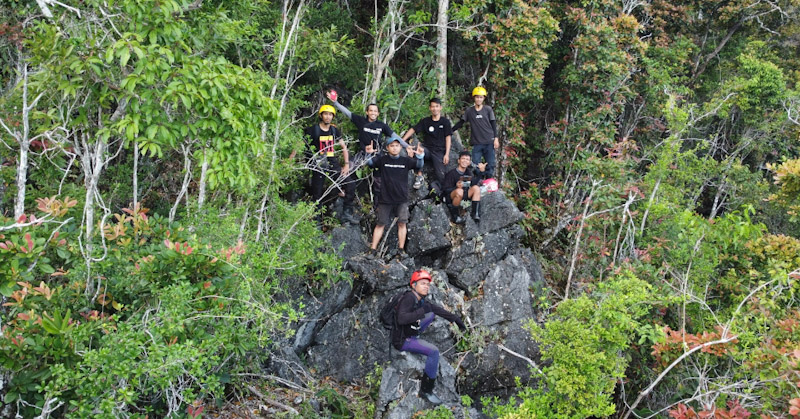 Pesona Labengki dari Sudut Lain: Puncak Karst hingga Tebing Mahitala