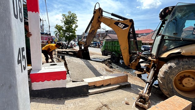 Pengerukan Sedimentasi di Kendari Berlanjut, Fokus di Jalan Diponegoro