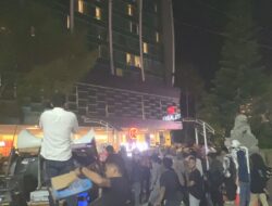 Surat Suara Tercoblos Jadi Isu Panas, Massa Tuntut Penundaan Pleno KPU Kendari